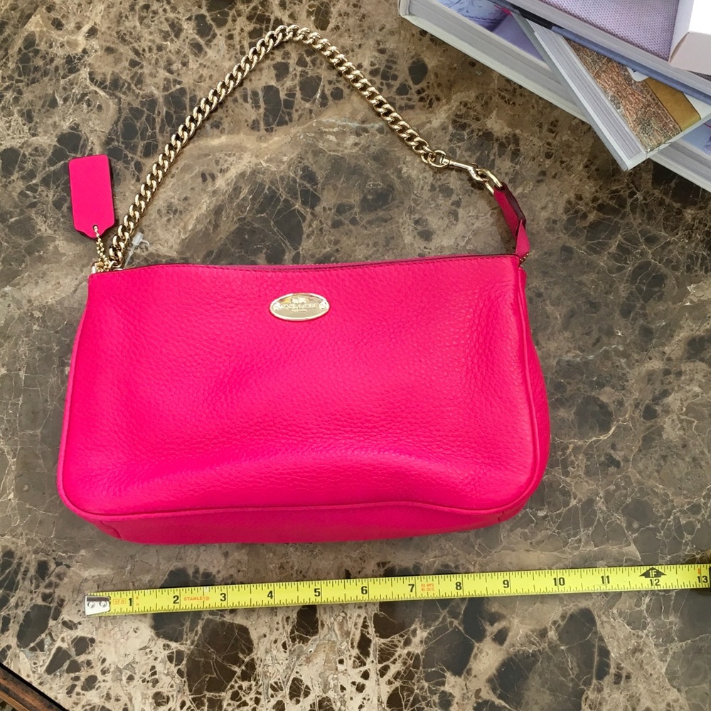 Coach HotPink Leather Shoulder/Wristlet Clutch with Gold Chain - Picture 6 of 9